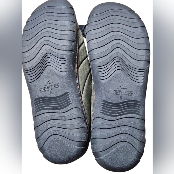 Men's Ozark Trail Memory Foam Slippers, Size 9 - Picture 4 of 7